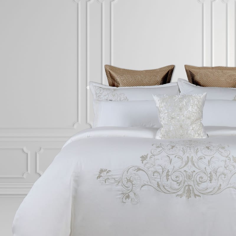 طقم لحاف صيفي 9 قطع ابيض مطرز تطريز يدوي نفرين
