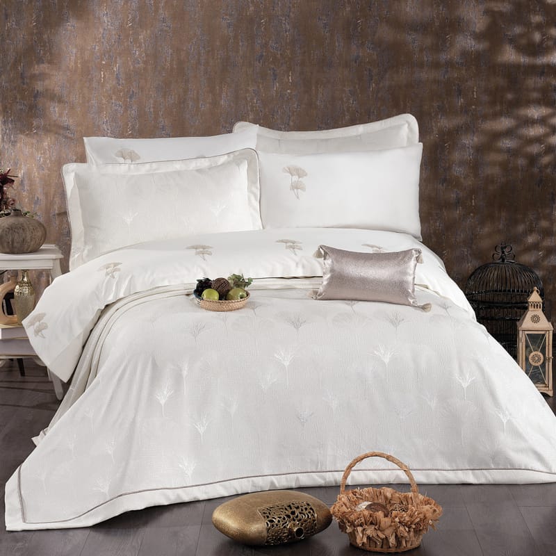 اشتر جلوريا | بيت لحاف عرايسي 8 قطع من مفارش عرايس متجر كرزلنن الإلكتروني من ماركة الحصرية ولون