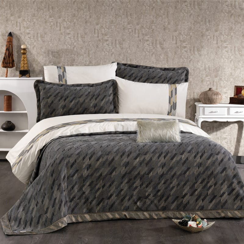 جوليا | بيت لحاف عرايسي 8 قطع-1