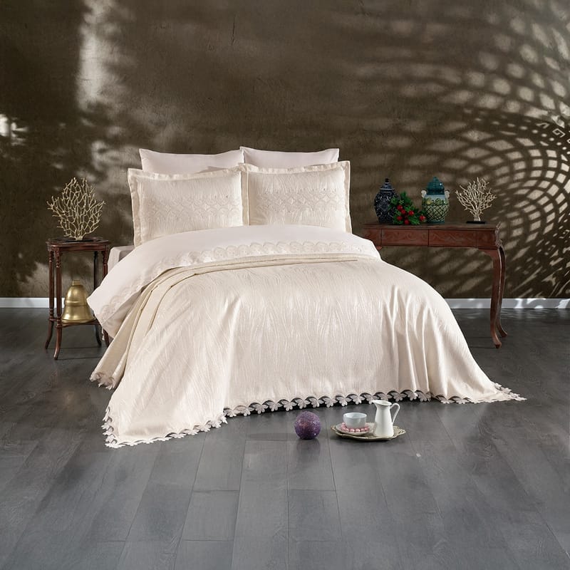 إيلي بيت لحاف عرايس جاكارد ذهبي 7 قطع
