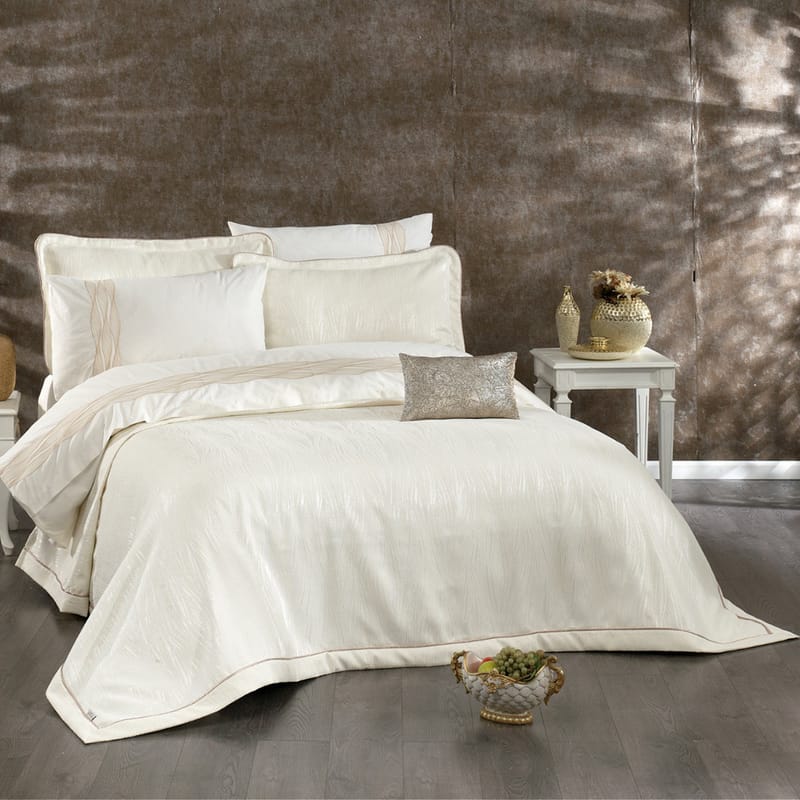 ليليانا | بيت لحاف عرايسي 8 قطع من بيت لحاف (بدون حشوة)