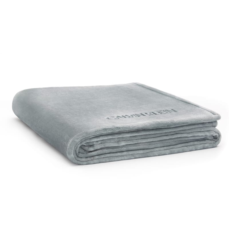 5 Calvin Klein Light gray blanket Karazlinen Bedding