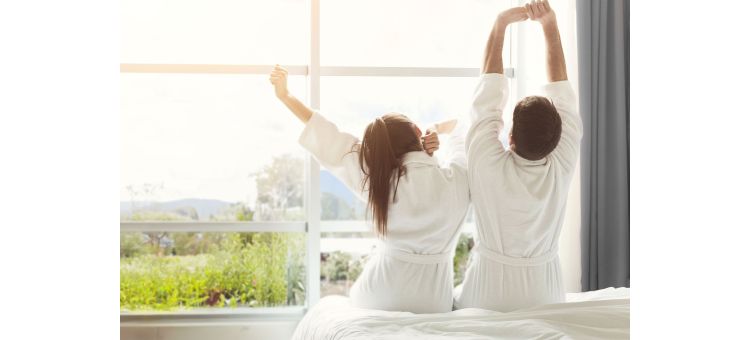 The complete guide to choose a bathrobe set for newlyweds
