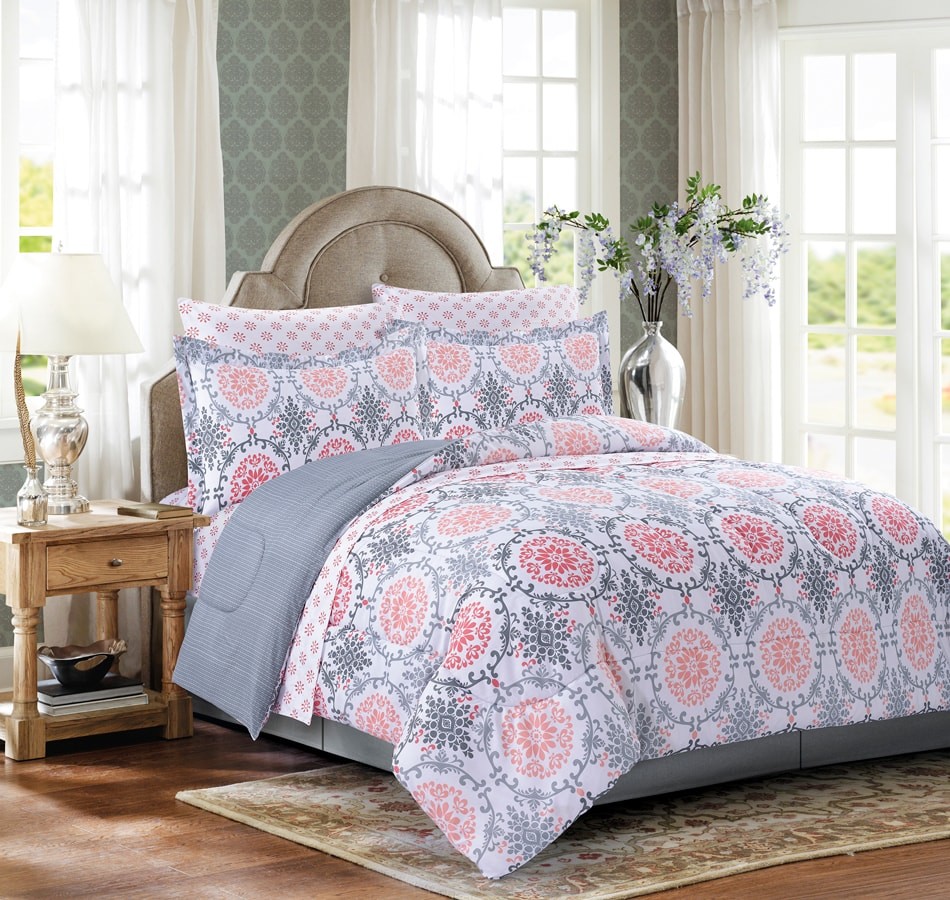 Nessa Coral King Size Bedding Set